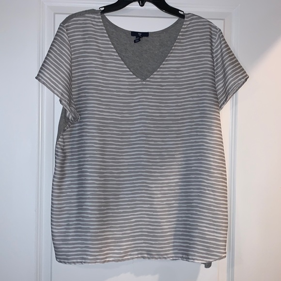 Gap Grey and White Blouse - Picture 1 of 2